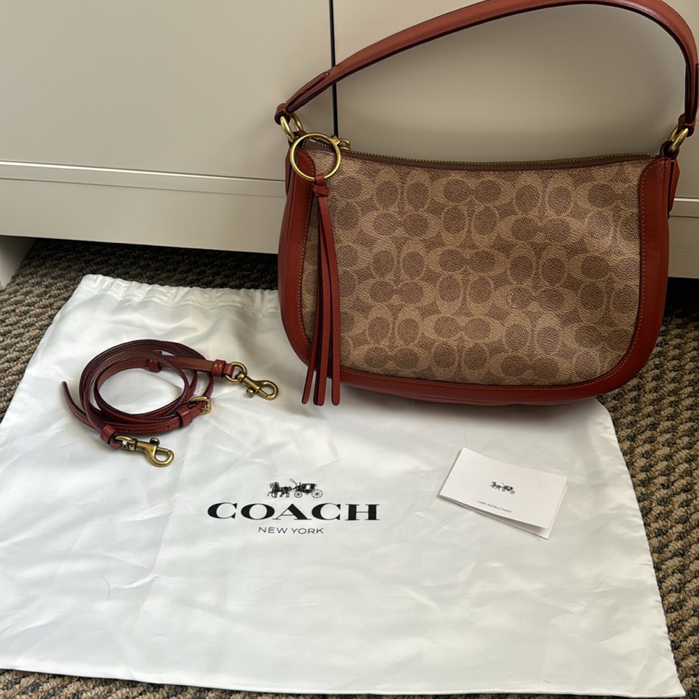 Coach Women's Tan and Brown Shoulder Bag